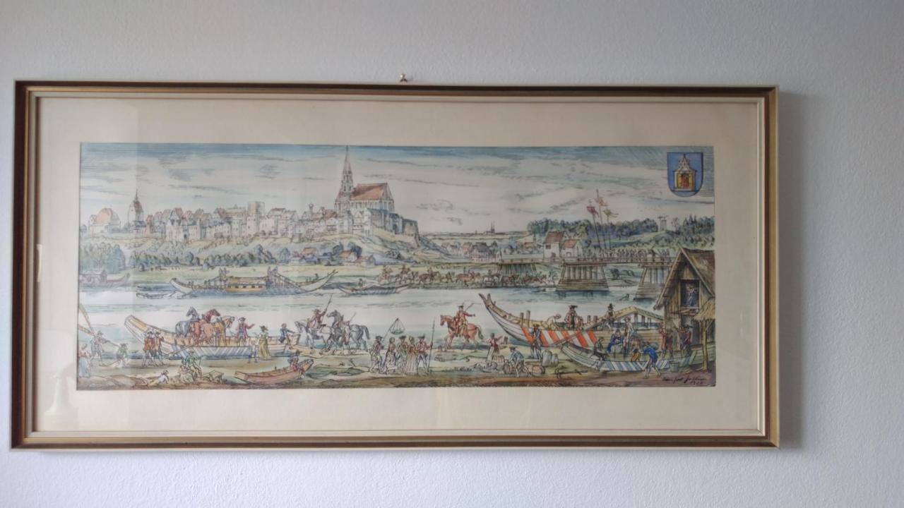 Neuottinger Stadtblick Buitenkant foto